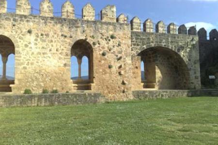 Patio de armas del Castillo de Frías.